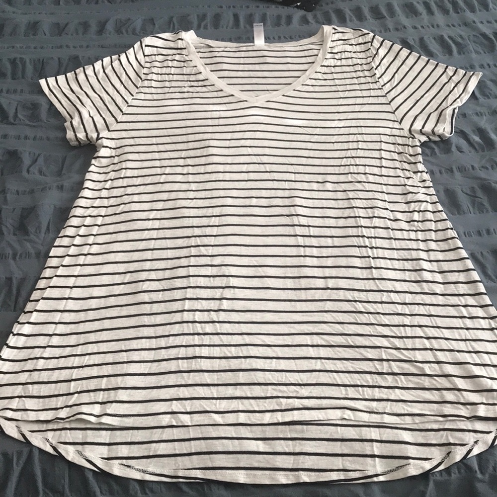 LulaRoe Christy Tee